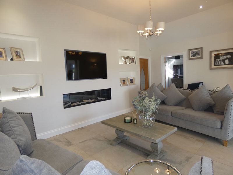 Lounge- click for photo gallery